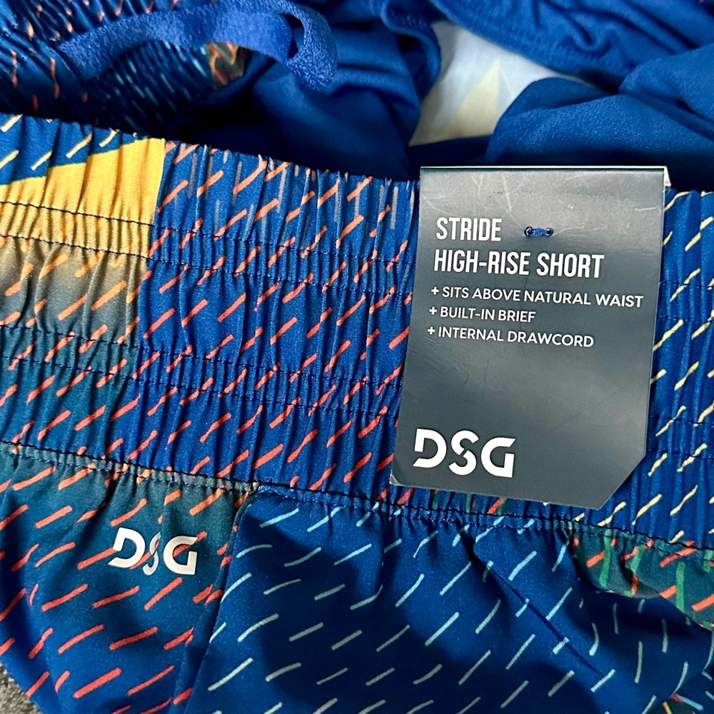 DSG Women’s XS high-rise stride shorts NWT - Picture 2 of 4